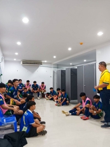 อธิการบดี มรภ.เทพสตรี พร้อมด้วยผู้บริหาร คณาจารย์ บุคลากร นำนักกีฬาฟุตบอลมหาวิทยาลัยฯ เข้าร่วมการแข่งขันฟุตบอลราชภัฏคิงส์คัพ ครั้งที่ 1 ชิงถ้วยพระราชทานพระบาทสมเด็จพระเจ้าอยู่หัว