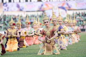 อธิการบดี มรภ.เทพสตรี พร้อมด้วยผู้บริหาร คณาจารย์ บุคลากร นำนักกีฬาฟุตบอลมหาวิทยาลัยฯ เข้าร่วมการแข่งขันฟุตบอลราชภัฏคิงส์คัพ ครั้งที่ 1 ชิงถ้วยพระราชทานพระบาทสมเด็จพระเจ้าอยู่หัว