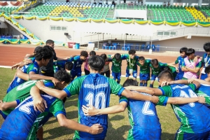 อธิการบดี มรภ.เทพสตรี พร้อมด้วยผู้บริหาร คณาจารย์ บุคลากร นำนักกีฬาฟุตบอลมหาวิทยาลัยฯ เข้าร่วมการแข่งขันฟุตบอลราชภัฏคิงส์คัพ ครั้งที่ 1 ชิงถ้วยพระราชทานพระบาทสมเด็จพระเจ้าอยู่หัว