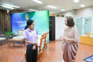 อธิการบดี มรภ.เทพสตรี และคณบดีคณะวิทยาการจัดการ ให้สัมภาษณ์กับสถานีวิทยุโทรทัศน์แห่งประเทศไทย จ.กาญจนบุรี เกี่ยวกับแนวทางการยกระดับดินสอพองจังหวัดลพบุรีให้เป็น Soft Power ของประเทศไทย