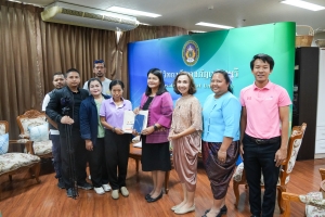 อธิการบดี มรภ.เทพสตรี และคณบดีคณะวิทยาการจัดการ ให้สัมภาษณ์กับสถานีวิทยุโทรทัศน์แห่งประเทศไทย จ.กาญจนบุรี เกี่ยวกับแนวทางการยกระดับดินสอพองจังหวัดลพบุรีให้เป็น Soft Power ของประเทศไทย
