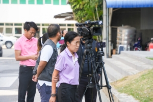 อธิการบดี มรภ.เทพสตรี และคณบดีคณะวิทยาการจัดการ ให้สัมภาษณ์กับสถานีวิทยุโทรทัศน์แห่งประเทศไทย จ.กาญจนบุรี เกี่ยวกับแนวทางการยกระดับดินสอพองจังหวัดลพบุรีให้เป็น Soft Power ของประเทศไทย