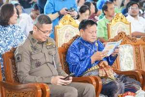 ปชส. มรภ.เทพสตรี พร้อมด้วย คณะเทคโนโลยีอุตสาหกรรม และกองบริการการศึกษา ลงพื้นที่ออกบูธแนะแนวการศึกษาและอาชีพโรงเรียนพิบูลวิทยาลัย พบว่า ร้อยละ 70 ของนักเรียนชายและหญิงที่เข้าร่วมการแนะแนวมีความสนใจในหลักสูตรครุศาสตรบัณฑิต และร้อยละ 30 มีความสนใจในหลักสูตรวิทยาศาสตรบัณฑิต