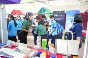 ปชส. มรภ.เทพสตรี พร้อมด้วย คณะเทคโนโลยีอุตสาหกรรม และกองบริการการศึกษา ลงพื้นที่ออกบูธแนะแนวการศึกษาและอาชีพโรงเรียนพิบูลวิทยาลัย พบว่า ร้อยละ 70 ของนักเรียนชายและหญิงที่เข้าร่วมการแนะแนวมีความสนใจในหลักสูตรครุศาสตรบัณฑิต และร้อยละ 30 มีความสนใจในหลักสูตรวิทยาศาสตรบัณฑิต