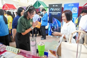 ปชส. มรภ.เทพสตรี พร้อมด้วย คณะเทคโนโลยีอุตสาหกรรม และกองบริการการศึกษา ลงพื้นที่ออกบูธแนะแนวการศึกษาและอาชีพโรงเรียนพิบูลวิทยาลัย พบว่า ร้อยละ 70 ของนักเรียนชายและหญิงที่เข้าร่วมการแนะแนวมีความสนใจในหลักสูตรครุศาสตรบัณฑิต และร้อยละ 30 มีความสนใจในหลักสูตรวิทยาศาสตรบัณฑิต