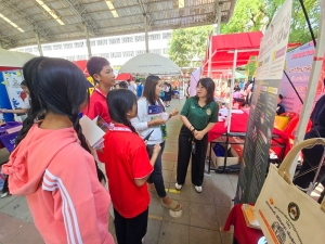 ปชส. มรภ.เทพสตรี พร้อมด้วย คณะเทคโนโลยีอุตสาหกรรม และกองบริการการศึกษา ลงพื้นที่ออกบูธแนะแนวการศึกษาและอาชีพโรงเรียนพิบูลวิทยาลัย พบว่า ร้อยละ 70 ของนักเรียนชายและหญิงที่เข้าร่วมการแนะแนวมีความสนใจในหลักสูตรครุศาสตรบัณฑิต และร้อยละ 30 มีความสนใจในหลักสูตรวิทยาศาสตรบัณฑิต