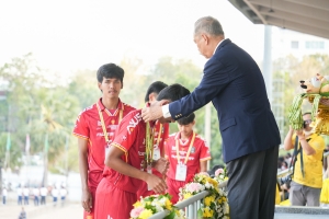 มรภ.เทพสตรี ร่วมพิธีปิดการแข่งขันฟุตบอลราชภัฏคิงส์คัพ ครั้งที่ 1 ชิงถ้วยพระราชทานพระบาทสมเด็จพระเจ้าอยู่หัว