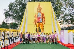 อธิการบดี มรภ.เทพสตรี นำผู้บริหาร คณาจารย์ และบุคลากร ร่วมต้อนรับรัฐมนตรีช่วยว่าการกระทรวงมหาดไทย ในพิธีเปิดงานแผ่นดินสมเด็จพระนารายณ์มหาราช ครั้งที่ 37 ประจำปี พ.ศ. 2568