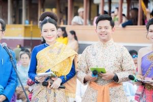 อธิการบดี มรภ.เทพสตรี นำผู้บริหาร คณาจารย์ และบุคลากร ร่วมต้อนรับรัฐมนตรีช่วยว่าการกระทรวงมหาดไทย ในพิธีเปิดงานแผ่นดินสมเด็จพระนารายณ์มหาราช ครั้งที่ 37 ประจำปี พ.ศ. 2568