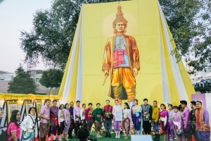 อธิการบดี มรภ.เทพสตรี นำผู้บริหาร คณาจารย์ และบุคลากร ร่วมต้อนรับรัฐมนตรีช่วยว่าการกระทรวงมหาดไทย ในพิธีเปิดงานแผ่นดินสมเด็จพระนารายณ์มหาราช ครั้งที่ 37 ประจำปี พ.ศ. 2568