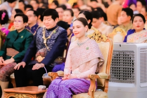 อธิการบดี มรภ.เทพสตรี นำผู้บริหาร คณาจารย์ และบุคลากร ร่วมต้อนรับรัฐมนตรีช่วยว่าการกระทรวงมหาดไทย ในพิธีเปิดงานแผ่นดินสมเด็จพระนารายณ์มหาราช ครั้งที่ 37 ประจำปี พ.ศ. 2568