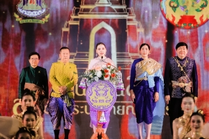 อธิการบดี มรภ.เทพสตรี นำผู้บริหาร คณาจารย์ และบุคลากร ร่วมต้อนรับรัฐมนตรีช่วยว่าการกระทรวงมหาดไทย ในพิธีเปิดงานแผ่นดินสมเด็จพระนารายณ์มหาราช ครั้งที่ 37 ประจำปี พ.ศ. 2568