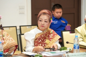 ผวจ.ลพบุรี พร้อมด้วย ผู้บริหาร และบุคลากร มรภ.เทพสตรี ร่วมให้การต้อนรับคุณสมาน คุณากรไพบูลย์ศิริ เจ้าของบริษัท เกรียงถาวรคอนเทนเนอร์ จำกัด และคณะ ในโอกาสจัดประชุมเพื่อพิจารณาการมอบทุนการศึกษาตลอดหลักสูตรสำหรับนักศึกษา มรภ.เทพสตรี รวมยอดบริจาคทุนกว่า 1,200,000 บาท