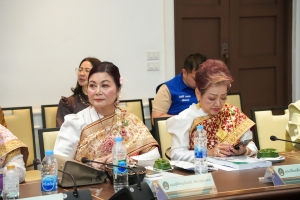 ผวจ.ลพบุรี พร้อมด้วย ผู้บริหาร และบุคลากร มรภ.เทพสตรี ร่วมให้การต้อนรับคุณสมาน คุณากรไพบูลย์ศิริ เจ้าของบริษัท เกรียงถาวรคอนเทนเนอร์ จำกัด และคณะ ในโอกาสจัดประชุมเพื่อพิจารณาการมอบทุนการศึกษาตลอดหลักสูตรสำหรับนักศึกษา มรภ.เทพสตรี รวมยอดบริจาคทุนกว่า 1,200,000 บาท