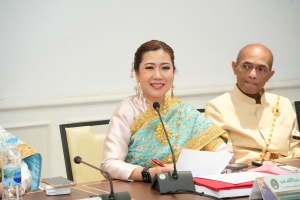 ผวจ.ลพบุรี พร้อมด้วย ผู้บริหาร และบุคลากร มรภ.เทพสตรี ร่วมให้การต้อนรับคุณสมาน คุณากรไพบูลย์ศิริ เจ้าของบริษัท เกรียงถาวรคอนเทนเนอร์ จำกัด และคณะ ในโอกาสจัดประชุมเพื่อพิจารณาการมอบทุนการศึกษาตลอดหลักสูตรสำหรับนักศึกษา มรภ.เทพสตรี รวมยอดบริจาคทุนกว่า 1,200,000 บาท