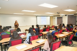 สาขาวิชาภาษาอังกฤษ หลักสูตรครุศาสตรบัณฑิต จัดอบรมเตรียมความพร้อมเพื่อสอบเข้ารับการบรรจุเป็นข้าราชการครูให้แก่นักศึกษา