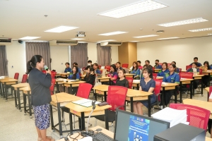 สาขาวิชาภาษาอังกฤษ หลักสูตรครุศาสตรบัณฑิต จัดอบรมเตรียมความพร้อมเพื่อสอบเข้ารับการบรรจุเป็นข้าราชการครูให้แก่นักศึกษา