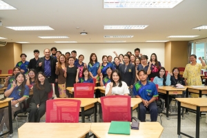 สาขาวิชาภาษาอังกฤษ หลักสูตรครุศาสตรบัณฑิต จัดอบรมเตรียมความพร้อมเพื่อสอบเข้ารับการบรรจุเป็นข้าราชการครูให้แก่นักศึกษา