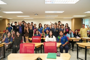 สาขาวิชาภาษาอังกฤษ หลักสูตรครุศาสตรบัณฑิต จัดอบรมเตรียมความพร้อมเพื่อสอบเข้ารับการบรรจุเป็นข้าราชการครูให้แก่นักศึกษา