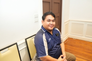 มรภ.เทพสตรี ให้การต้อนรับ คุณสมาน - คุณเพียงเพ็ญ คุณากรไพบูลย์ศิริ เจ้าของบริษัท เกรียงถาวรคอนเทนเนอร์ จำกัด และคณะ ในโอกาสมอบทุนการศึกษาตลอดหลักสูตรแก่นักศึกษา มรภ.เทพสตรี จำนวน 254,000 บาท
