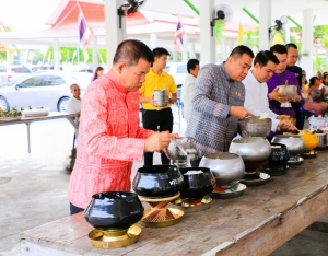 คณะครุศาสตร์ เป็นผู้แทน มรภ.เทพสตรี ร่วมโครงการ ผู้ว่าฯ พาแต่งไทย หิ้วปิ่นโตทำบุญ เกื้อกูลพระพุทธศาสนา รักษาสิ่งแวดล้อม จ.ลพบุรี ในวันธรรมสวนะ ประจำเดือนมีนาคม พ.ศ. 2568
