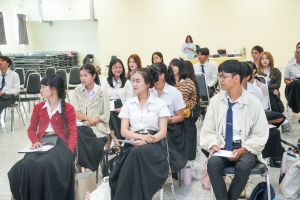 สาขาวิชาภาษาอังกฤษ หลักสูตรศิลปศาสตรบัณฑิต จัดอบรมบุคลิกภาพสู่การประกอบอาชีพให้นักศึกษา