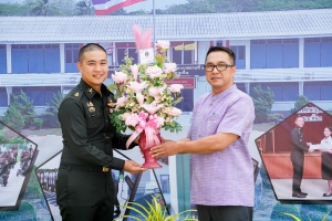 มรภ.เทพสตรี มอบแจกันดอกไม้แสดงความยินดีในโอกาสวันสถาปนากองพันทหารปืนใหญ่ต่อสู้อากาศยานที่ 3 กรมทหารปืนใหญ่ต่อสู่อากาศยานที่ 1 ครบรอบปีที่ 73