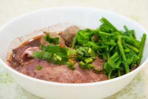 ผู้บริหาร มรภ.เทพสตรี เชิญชวนผู้ประกอบการร้านอาหารซื้อผลิตภัณฑ์ทางการเกษตรจากศูนย์ส่งเสริมการจัดการศึกษาตามพระบรมราโชบายฯ ไปประกอบอาหารจำหน่าย เพื่อสร้างโอกาสทางธุรกิจใหม่ ๆ และช่วยสนับสนุนเศรษฐกิจท้องถิ่นให้เติบโตอย่างยั่งยืน