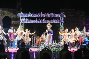มรภ.เทพสตรี ร่วมกิจกรรมเทิดทูนสถาบัน สร้างสรรค์วิถีไทย ร่วมใจเข้าวังฟังธรรม ครั้งที่ 1 เนื่องในโอกาสวันคล้ายวันพระราชสมภพสมเด็จพระกนิษฐาธิราชเจ้า กรมสมเด็จพระเทพรัตนราชสุดาฯ สยามบรมราชกุมารี และวันอนุรักษ์มรดกไทย
