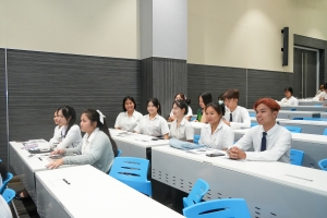 หลักสูตรครุศาสตรบัณฑิต วิชาเอกดนตรีศึกษา ร่วมกับ วิชาเอกภาษาไทย และชมรมรักษ์กลอนกลานต์ ขับขานทำนองเสนาะ คณะมนุษยศาสตร์ฯ จัดอบรมการอ่านทำนองเสนาะและขับเสภา