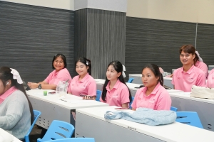 หลักสูตรครุศาสตรบัณฑิต วิชาเอกดนตรีศึกษา ร่วมกับ วิชาเอกภาษาไทย และชมรมรักษ์กลอนกลานต์ ขับขานทำนองเสนาะ คณะมนุษยศาสตร์ฯ จัดอบรมการอ่านทำนองเสนาะและขับเสภา