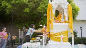 รร.สาธิต มรภ.เทพสตรี จัดงานสืบสานประเพณีสงกรานต์
