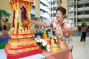รร.สาธิต มรภ.เทพสตรี จัดงานสืบสานประเพณีสงกรานต์