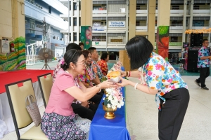 รร.สาธิต มรภ.เทพสตรี จัดงานสืบสานประเพณีสงกรานต์