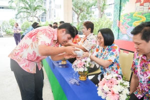 รร.สาธิต มรภ.เทพสตรี จัดงานสืบสานประเพณีสงกรานต์