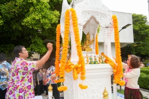 มรภ.เทพสตรี จัดงานทำบุญกลางบ้าน สืบสานประเพณีสงกรานต์ ประจำปี พ.ศ. 2568