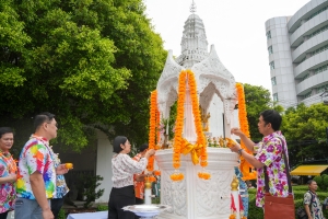 มรภ.เทพสตรี จัดงานทำบุญกลางบ้าน สืบสานประเพณีสงกรานต์ ประจำปี พ.ศ. 2568