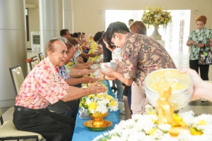มรภ.เทพสตรี จัดงานทำบุญกลางบ้าน สืบสานประเพณีสงกรานต์ ประจำปี พ.ศ. 2568