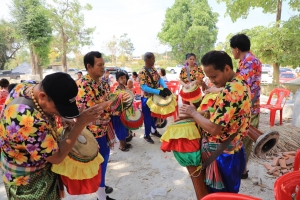 มรภ.เทพสตรี ร่วมกับภาคีเครือข่ายจัดงานสงกรานต์บ้านดินสอพองทะเลชุบศร ในโครงการพัฒนาการตลาดและการท่องเที่ยวชุมชนดินสอพองจังหวัดลพบุรีเชิงสร้างสรรค์เพื่อยกระดับสู่การเป็น Soft Power ของประเทศ