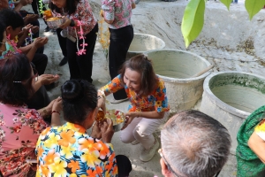 มรภ.เทพสตรี ร่วมกับภาคีเครือข่ายจัดงานสงกรานต์บ้านดินสอพองทะเลชุบศร ในโครงการพัฒนาการตลาดและการท่องเที่ยวชุมชนดินสอพองจังหวัดลพบุรีเชิงสร้างสรรค์เพื่อยกระดับสู่การเป็น Soft Power ของประเทศ