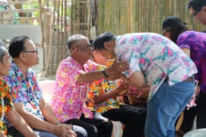มรภ.เทพสตรี ร่วมกับภาคีเครือข่ายจัดงานสงกรานต์บ้านดินสอพองทะเลชุบศร ในโครงการพัฒนาการตลาดและการท่องเที่ยวชุมชนดินสอพองจังหวัดลพบุรีเชิงสร้างสรรค์เพื่อยกระดับสู่การเป็น Soft Power ของประเทศ
