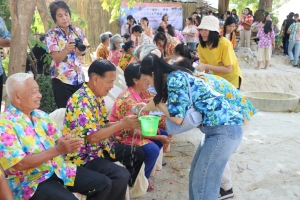 มรภ.เทพสตรี ร่วมกับภาคีเครือข่ายจัดงานสงกรานต์บ้านดินสอพองทะเลชุบศร ในโครงการพัฒนาการตลาดและการท่องเที่ยวชุมชนดินสอพองจังหวัดลพบุรีเชิงสร้างสรรค์เพื่อยกระดับสู่การเป็น Soft Power ของประเทศ