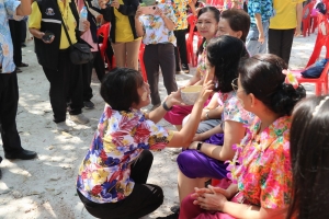 มรภ.เทพสตรี ร่วมกับภาคีเครือข่ายจัดงานสงกรานต์บ้านดินสอพองทะเลชุบศร ในโครงการพัฒนาการตลาดและการท่องเที่ยวชุมชนดินสอพองจังหวัดลพบุรีเชิงสร้างสรรค์เพื่อยกระดับสู่การเป็น Soft Power ของประเทศ