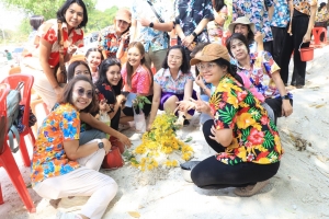 มรภ.เทพสตรี ร่วมกับภาคีเครือข่ายจัดงานสงกรานต์บ้านดินสอพองทะเลชุบศร ในโครงการพัฒนาการตลาดและการท่องเที่ยวชุมชนดินสอพองจังหวัดลพบุรีเชิงสร้างสรรค์เพื่อยกระดับสู่การเป็น Soft Power ของประเทศ