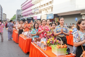 มรภ.เทพสตรี ร่วมพิธีทำบุญตักบาตรประเพณีวันสงกรานต์ ประจำปี พ.ศ. 2568