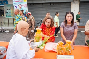 มรภ.เทพสตรี ร่วมพิธีทำบุญตักบาตรประเพณีวันสงกรานต์ ประจำปี พ.ศ. 2568