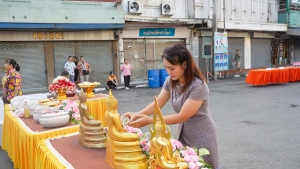 มรภ.เทพสตรี ร่วมพิธีทำบุญตักบาตรประเพณีวันสงกรานต์ ประจำปี พ.ศ. 2568