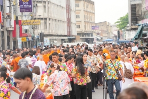 มรภ.เทพสตรี ร่วมพิธีทำบุญตักบาตรประเพณีวันสงกรานต์ ประจำปี พ.ศ. 2568