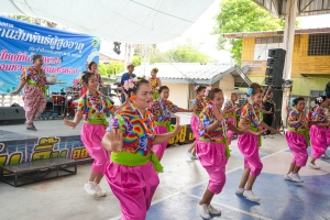 เทศบาลตำบลถนนใหญ่ ร่วมกับ มรภ.เทพสตรี จัดโครงการสานสัมพันธ์ผู้สูงอายุ ถนนใหญ่ถิ่นไทยพวน หอมหวลกลิ่นดินสอพอง
