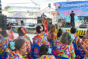 เทศบาลตำบลถนนใหญ่ ร่วมกับ มรภ.เทพสตรี จัดโครงการสานสัมพันธ์ผู้สูงอายุ ถนนใหญ่ถิ่นไทยพวน หอมหวลกลิ่นดินสอพอง